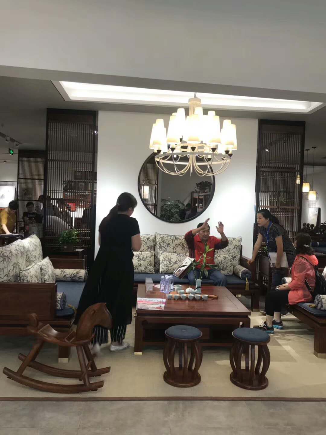庆贺宜宾花梨院子二店，胡桃里店盛大开业