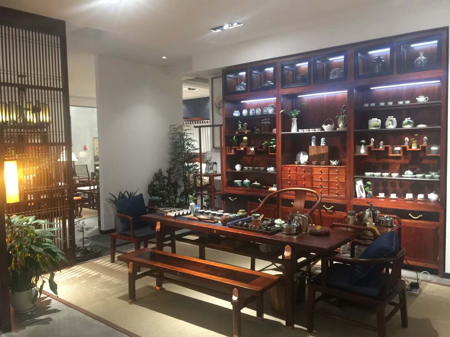 热烈庆贺昆明东家·阿禧&花梨院子 两店包装升级,华丽呈现