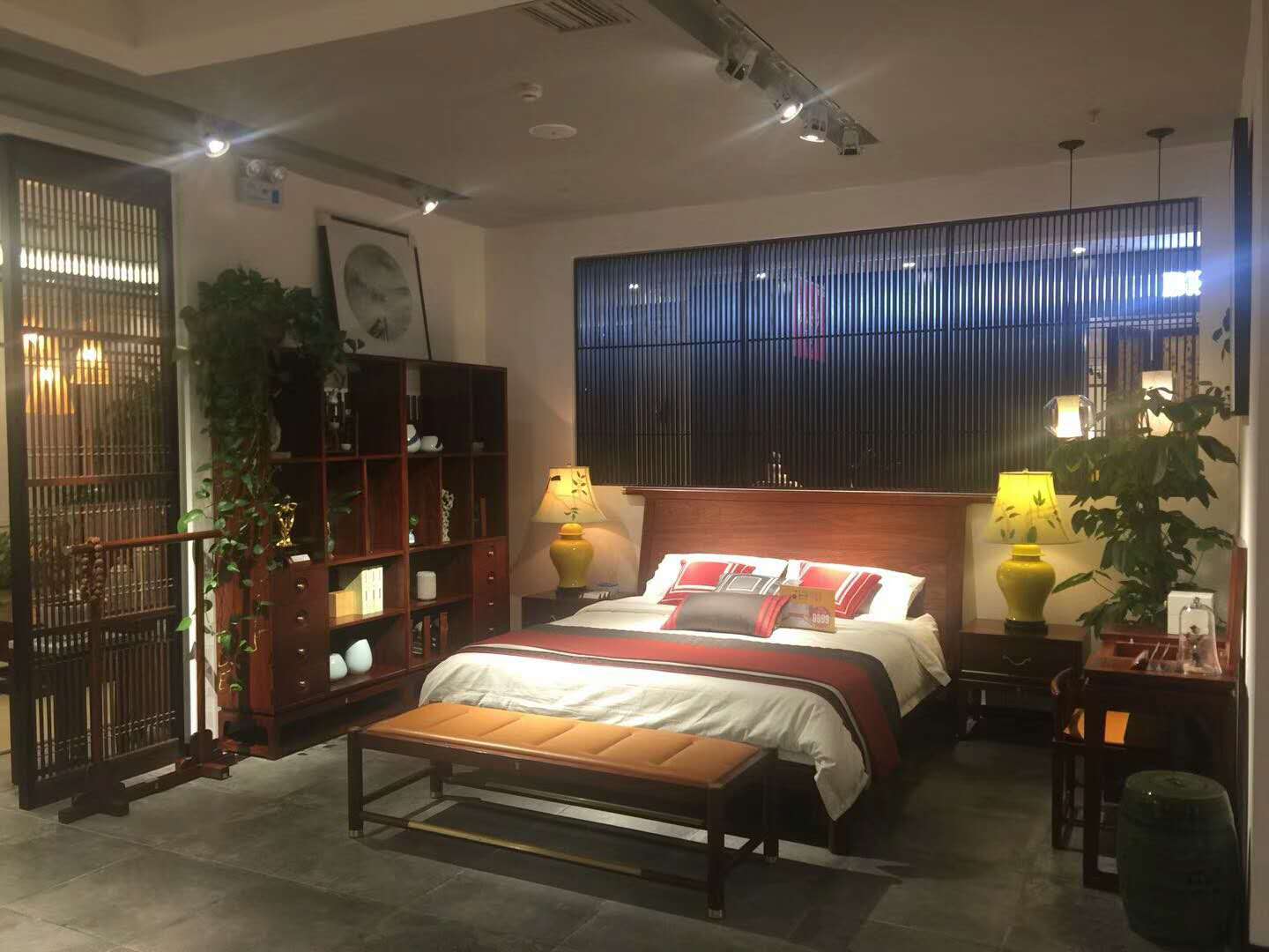 热烈庆贺昆明东家·阿禧&花梨院子 两店包装升级,华丽呈现