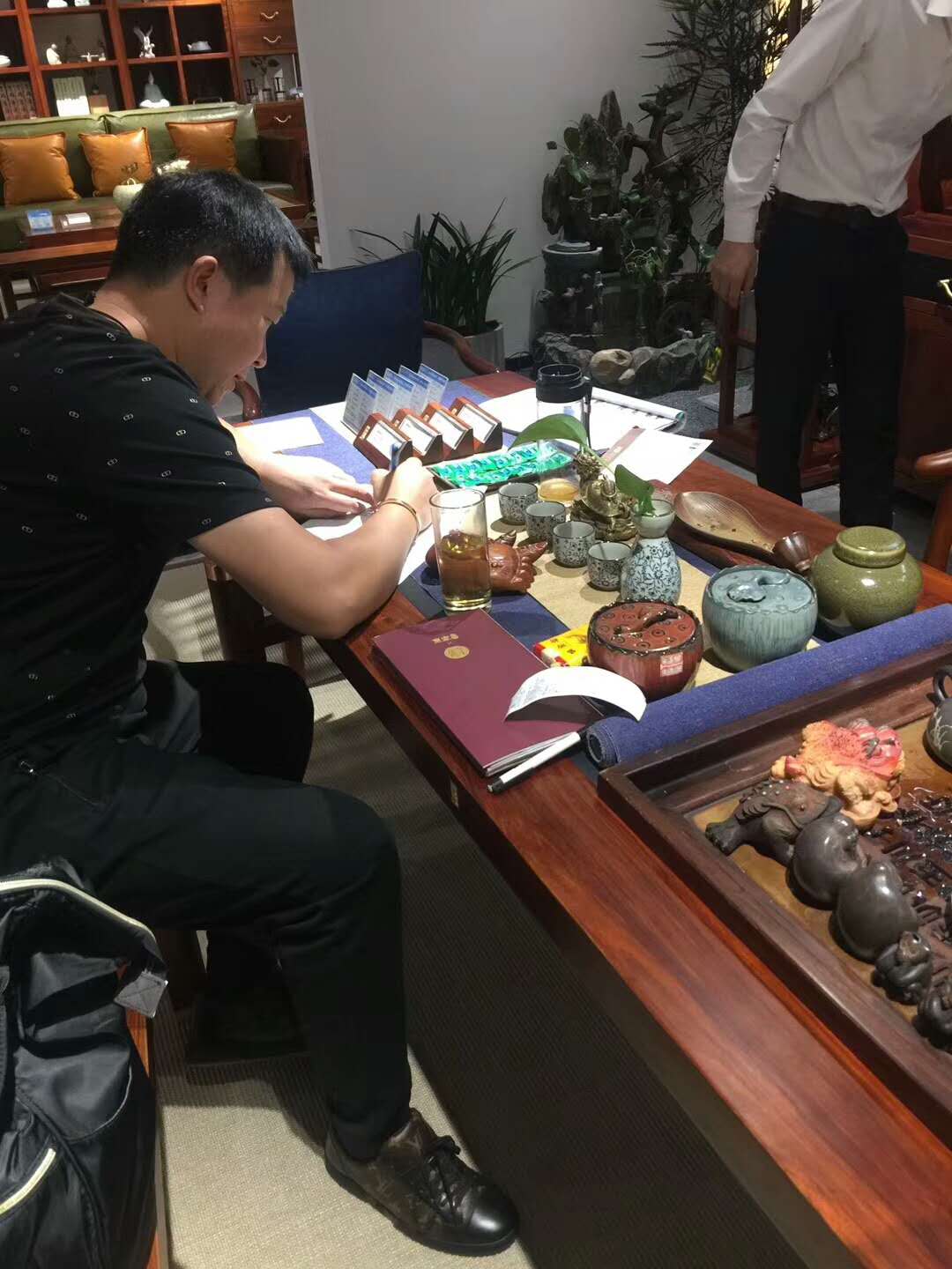 热烈庆贺昆明东家·阿禧&花梨院子 两店包装升级,华丽呈现