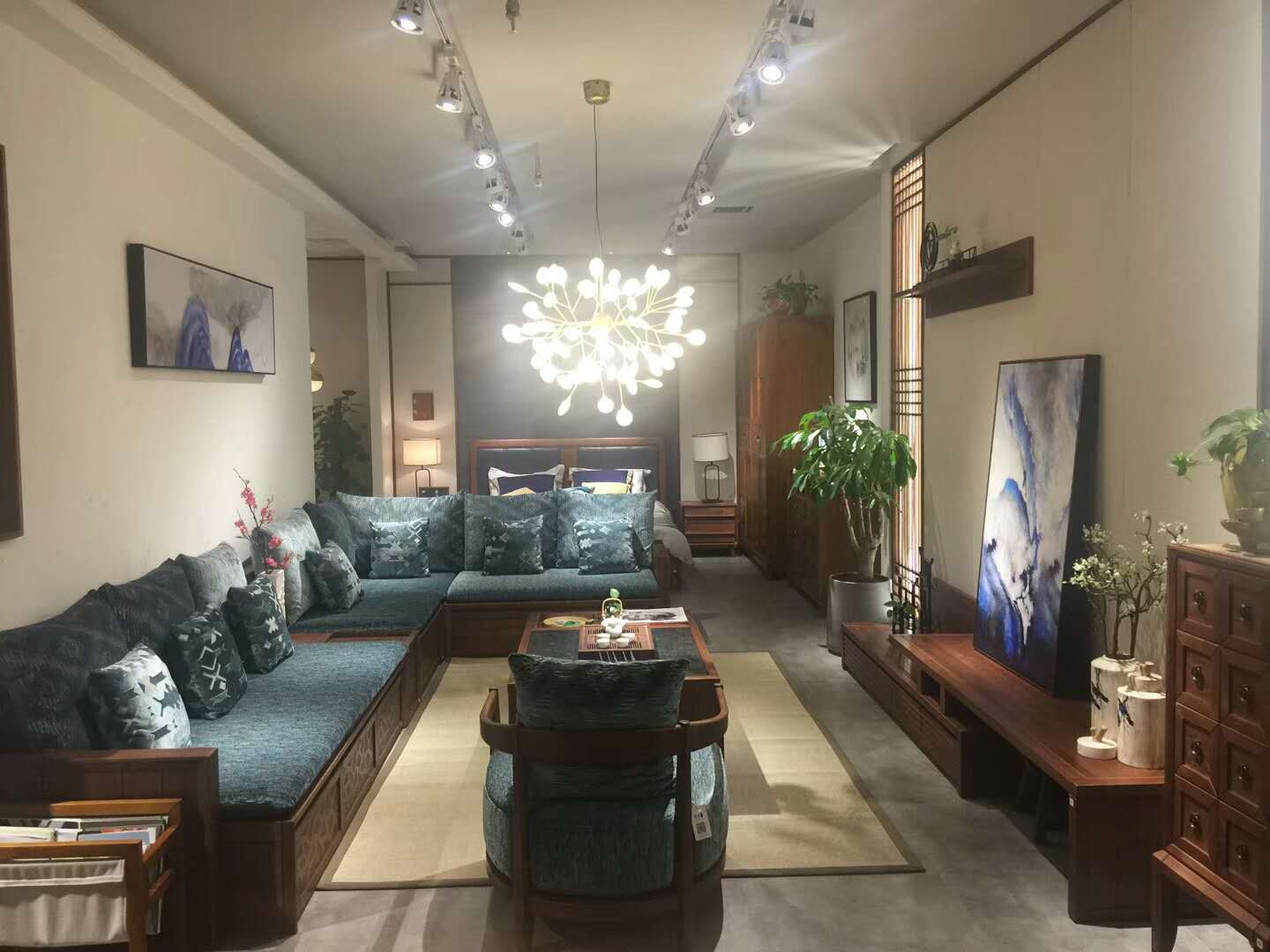 热烈庆贺昆明东家·阿禧&花梨院子 两店包装升级,华丽呈现
