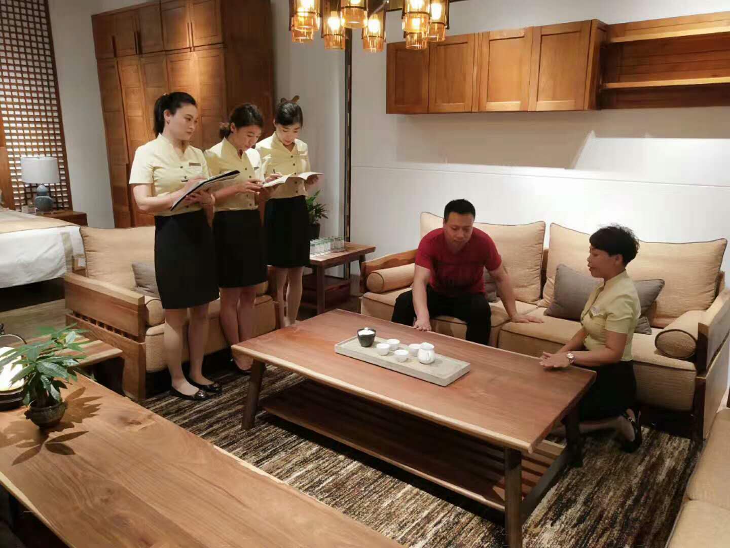 恭喜长春东家·阿禧＆胡桃里荣获欧亚卖场18年周年庆销售冠军
